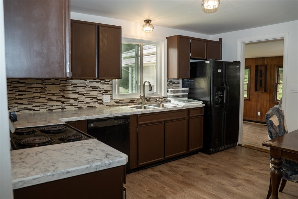 159 Roy ST, Springfield, MA Photo #15