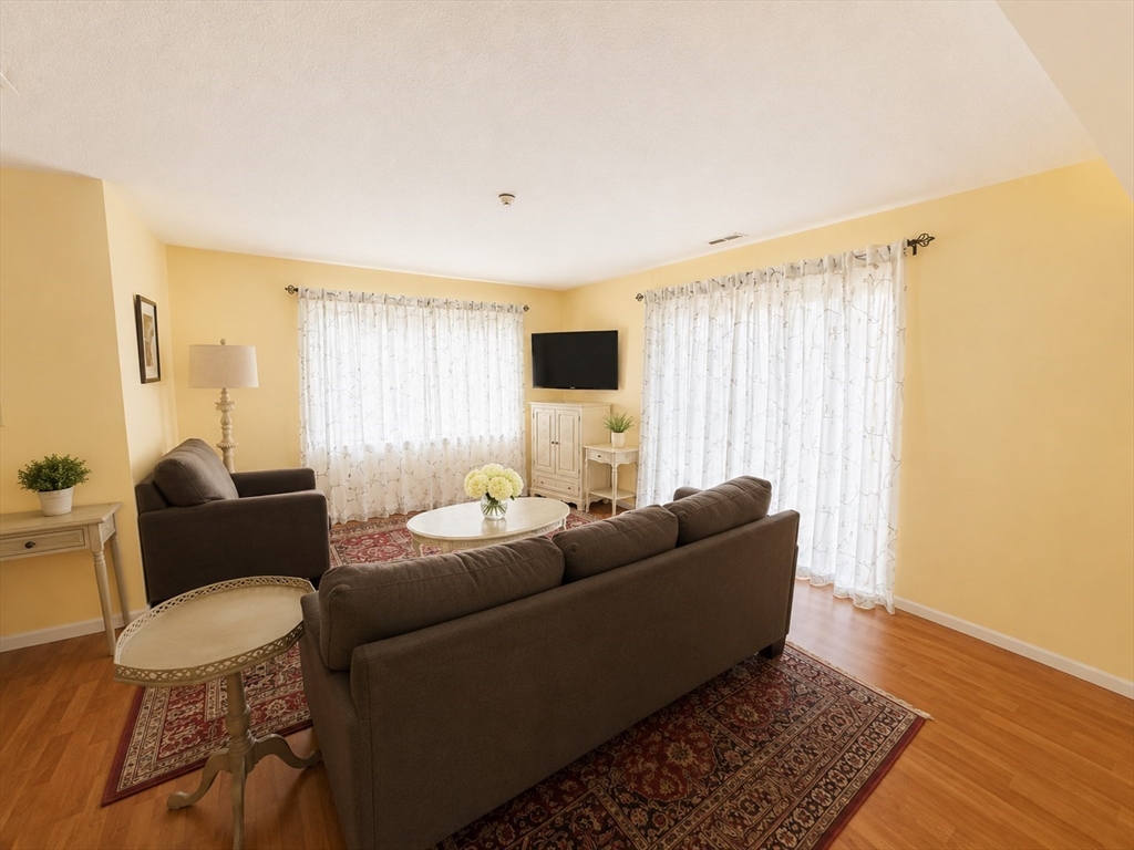 91 Rosewood Dr 91