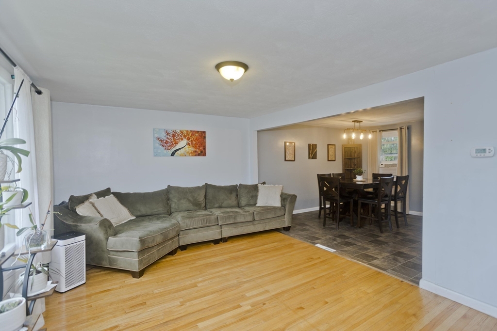 264 Poplar Ave