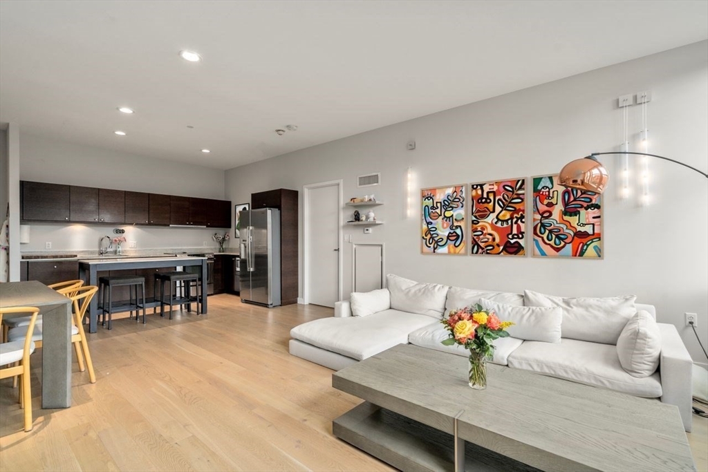 285 Columbus Ave 407