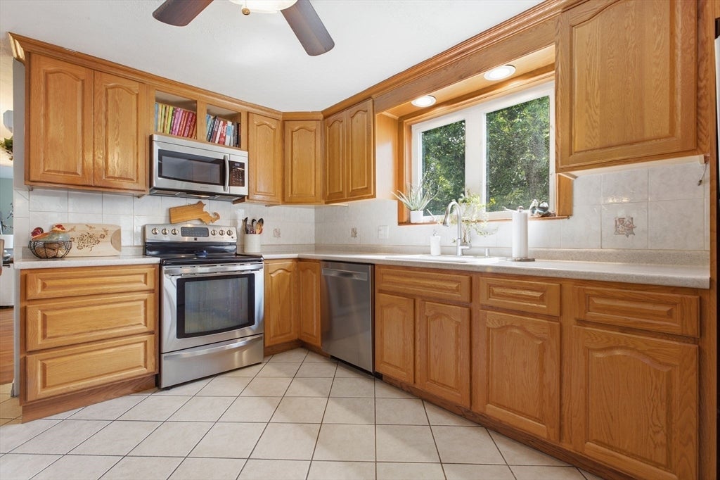6 Locke Road, Billerica, MA, 6 Locke Road, Billerica, MA Photo #4