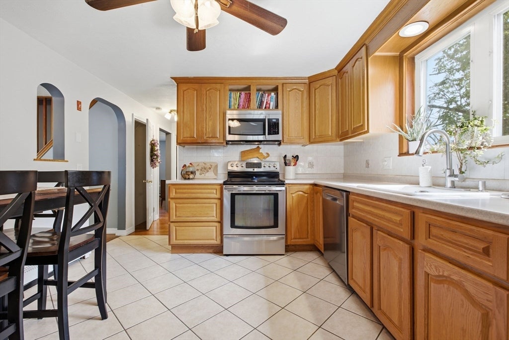 6 Locke Road, Billerica, MA, 6 Locke Road, Billerica, MA Photo #3