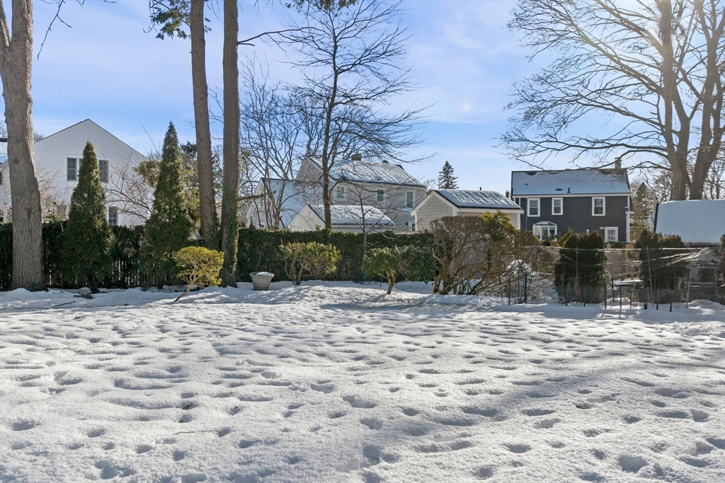 11 Everett Paine Boulevard