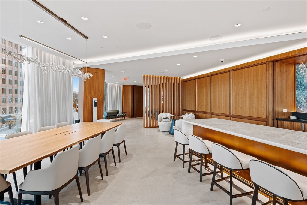 150 Seaport Blvd PH1G