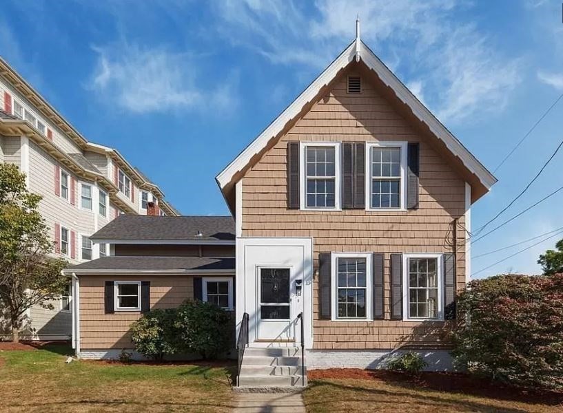 373 Pleasant St, Melrose, MA Photo #1