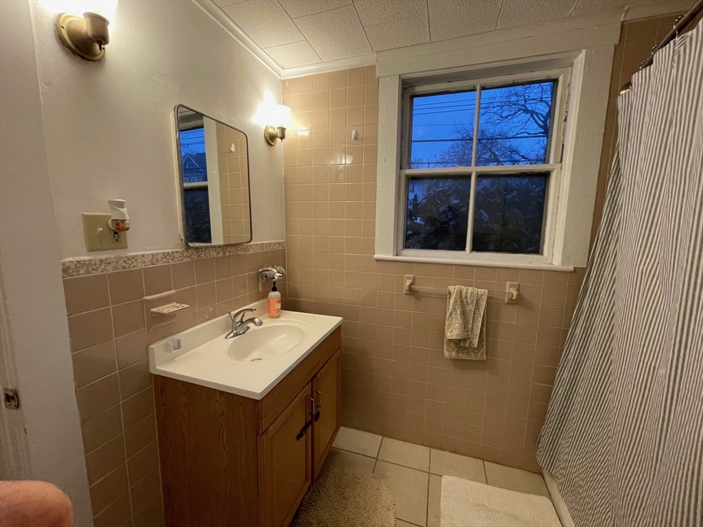 373 Pleasant St, Melrose, MA Photo #13