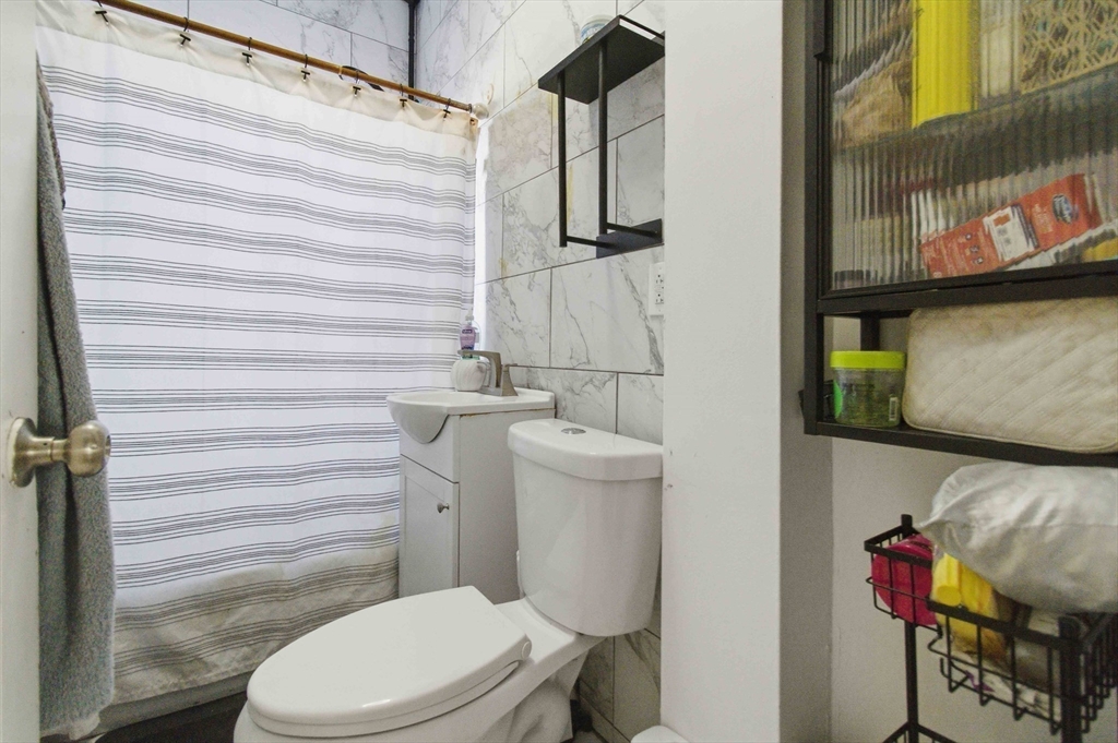 3886-3888 Washington