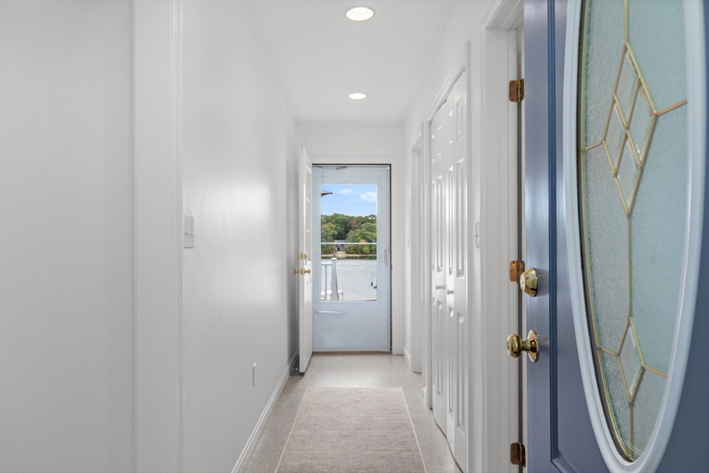 32 Lake View Blvd