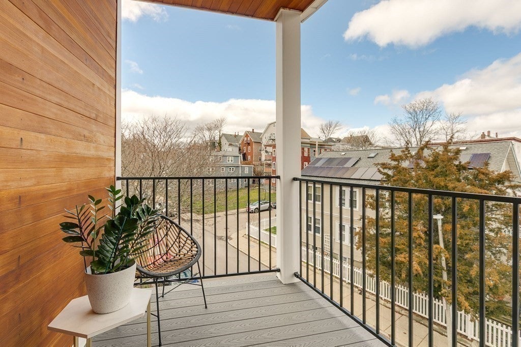 17 Chestnut Avenue #3, Boston, MA, 17 Chestnut Avenue #3, Boston, MA Photo #4