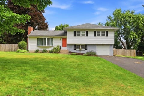 Photo of 277 Brainerd St, South Hadley, MA 01075 (MLS # 73563537)