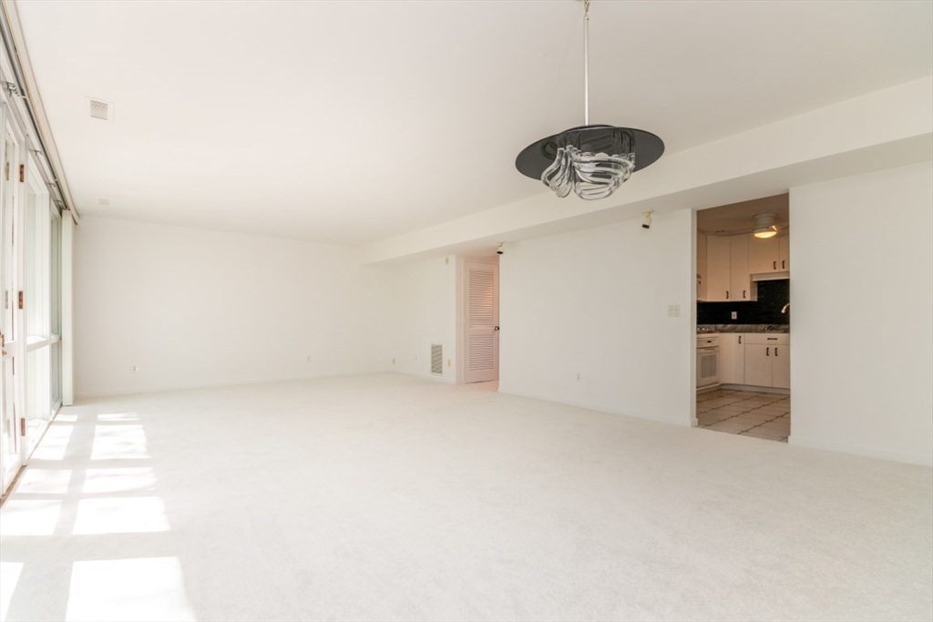 241 Perkins Street J602