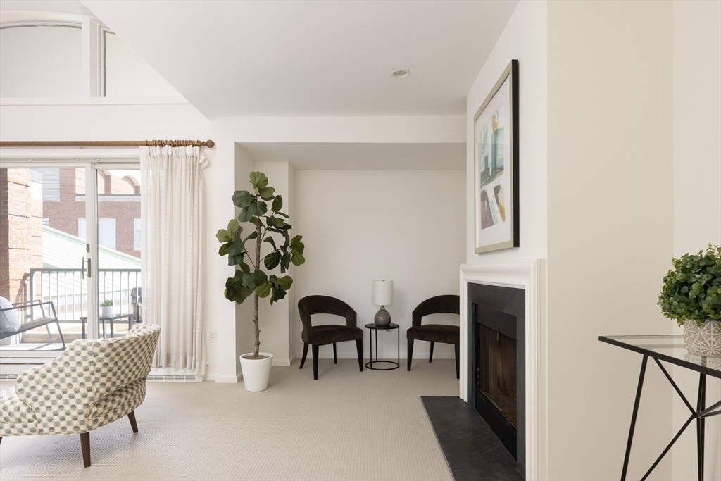 130 Mount Auburn St 506