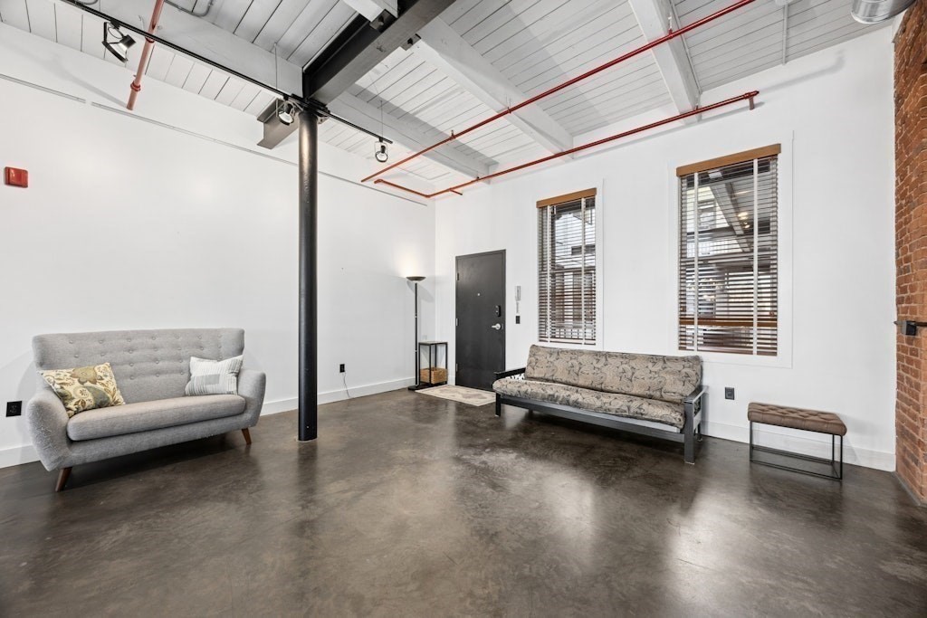 406 Lincoln Street 210