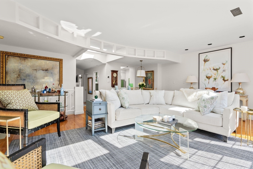 257 Marlborough St 11