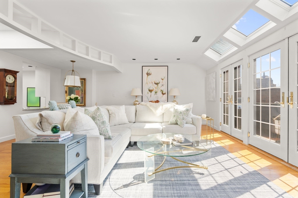 257 Marlborough St 11