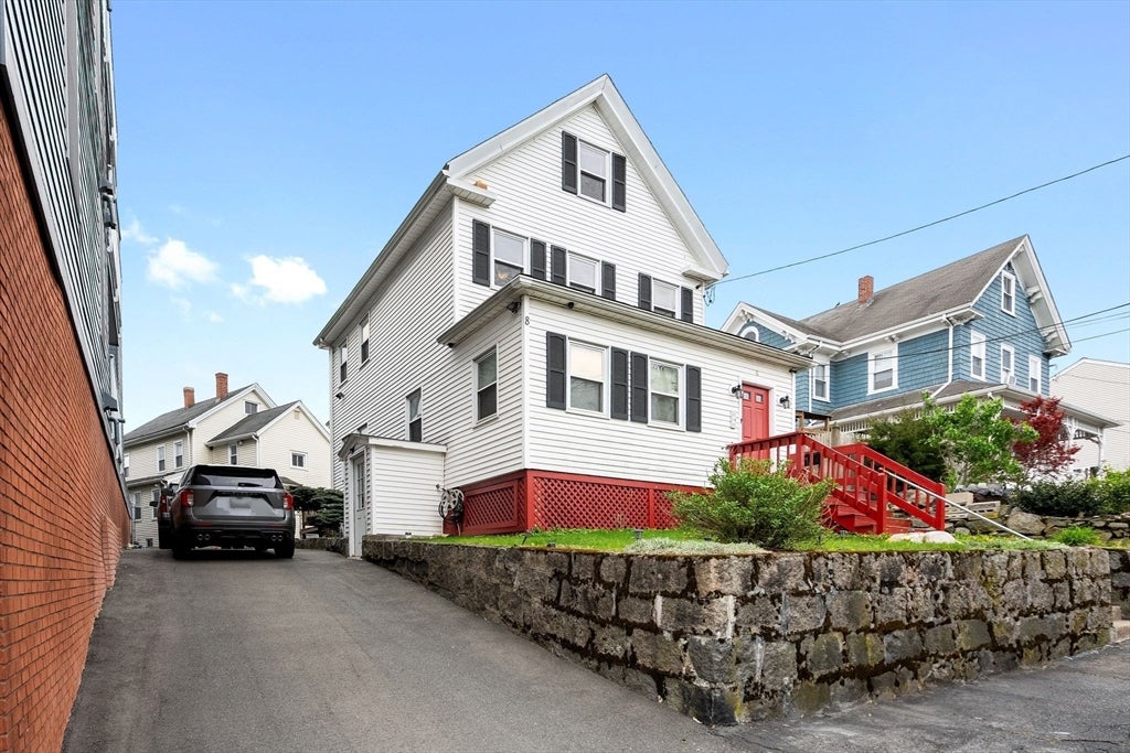 Photo of 8 Walnut St, Quincy, MA