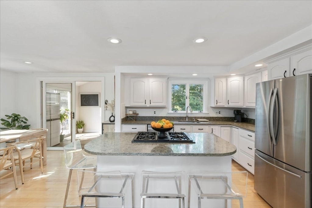 49 Longfellow Dr