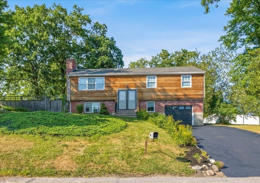 49 Longfellow Dr