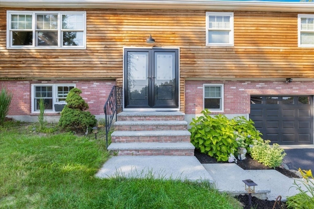 49 Longfellow Dr