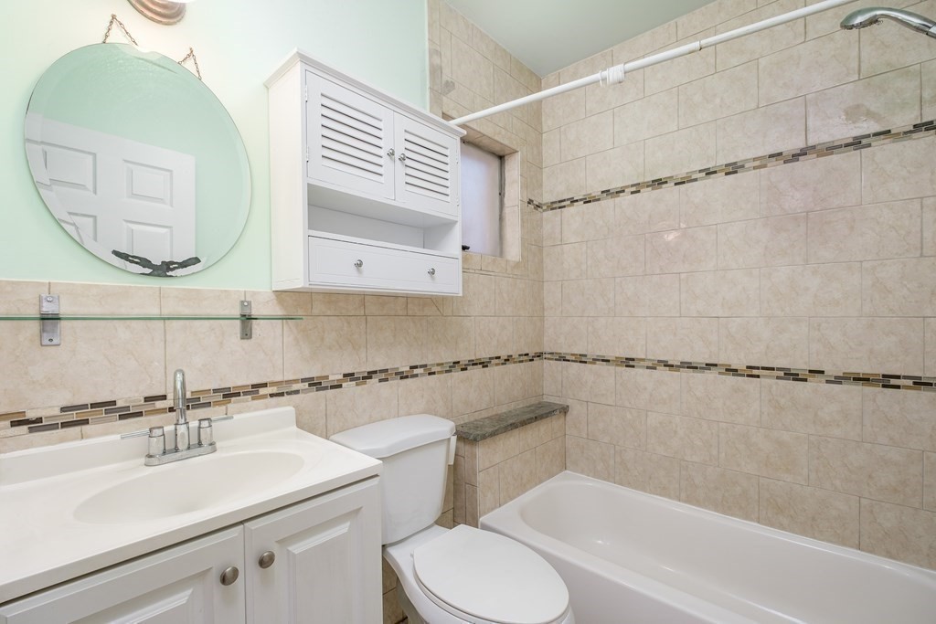 7 Orchard St #1, Newton, MA Photo #6
