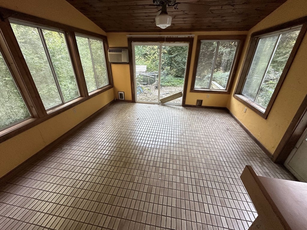 55 Fairway Ln, Foxboro, MA Photo #6