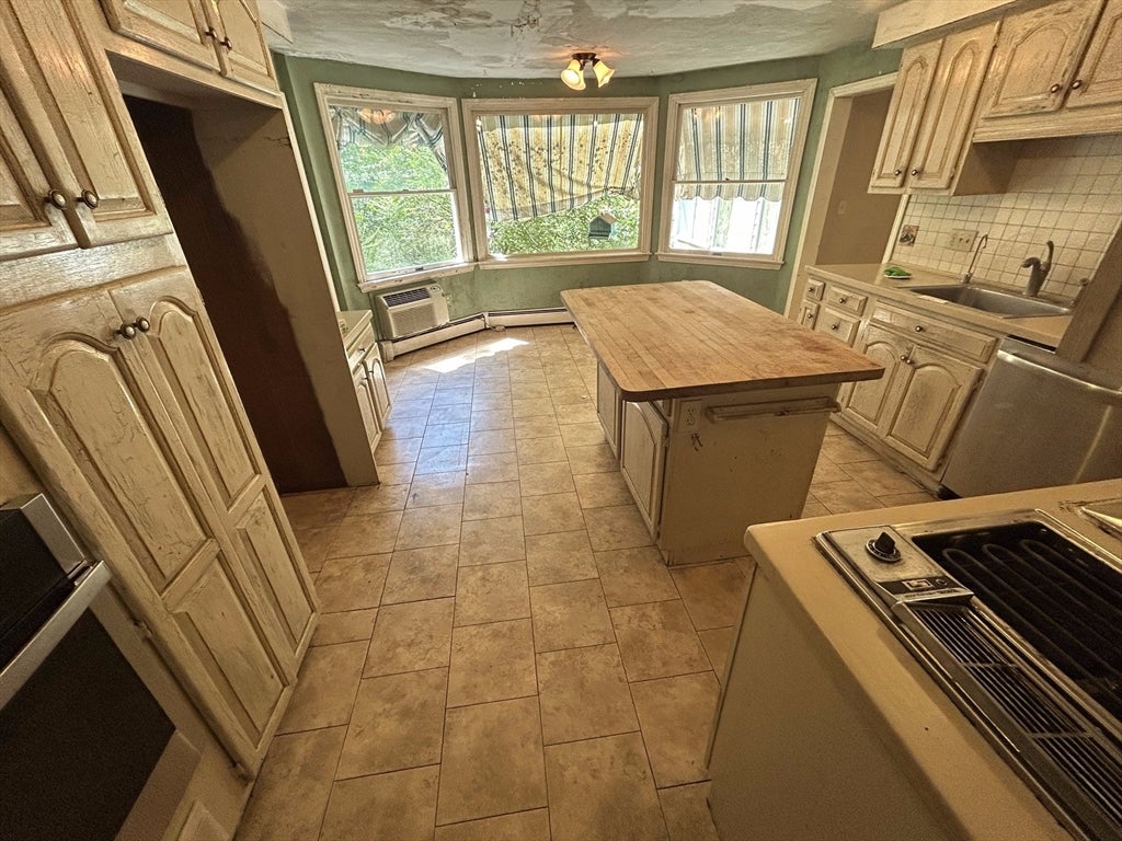 55 Fairway Ln, Foxboro, MA Photo #3