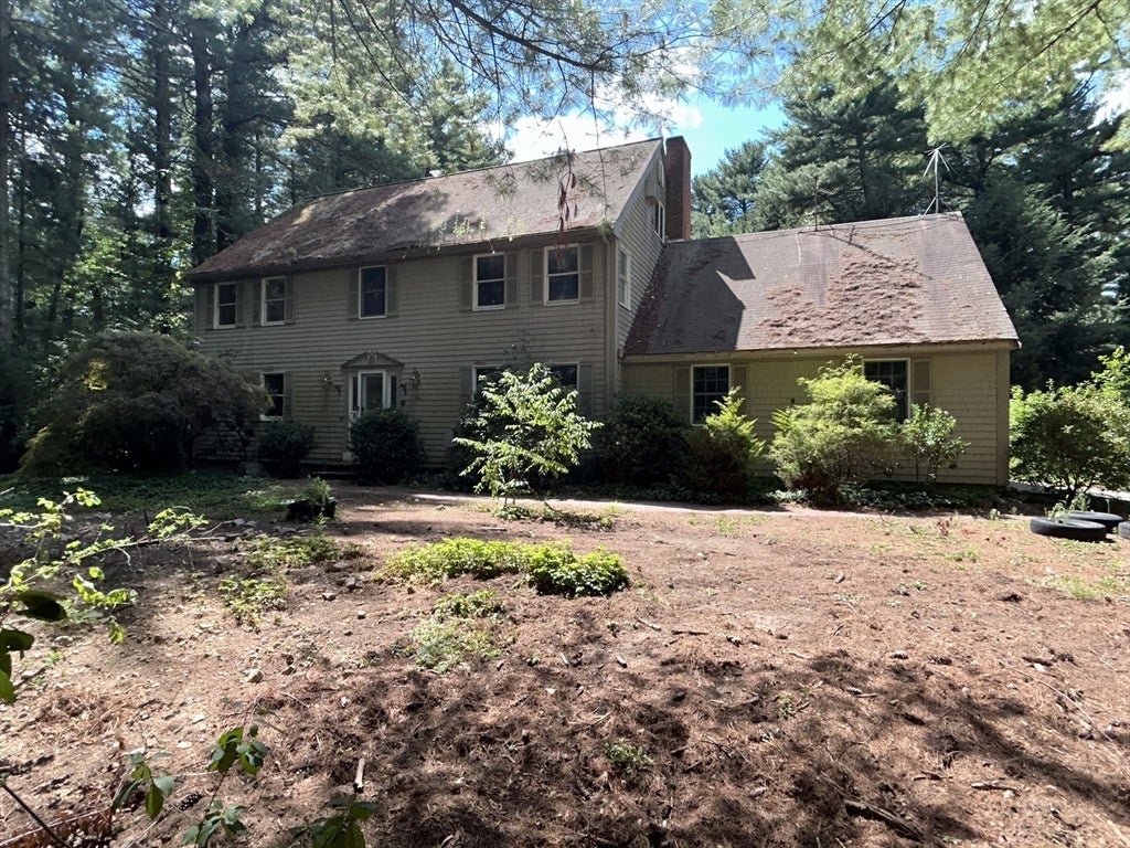 Photo of 55 Fairway Ln, Foxboro, MA