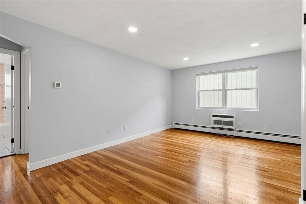 31 Montvale Ave 8