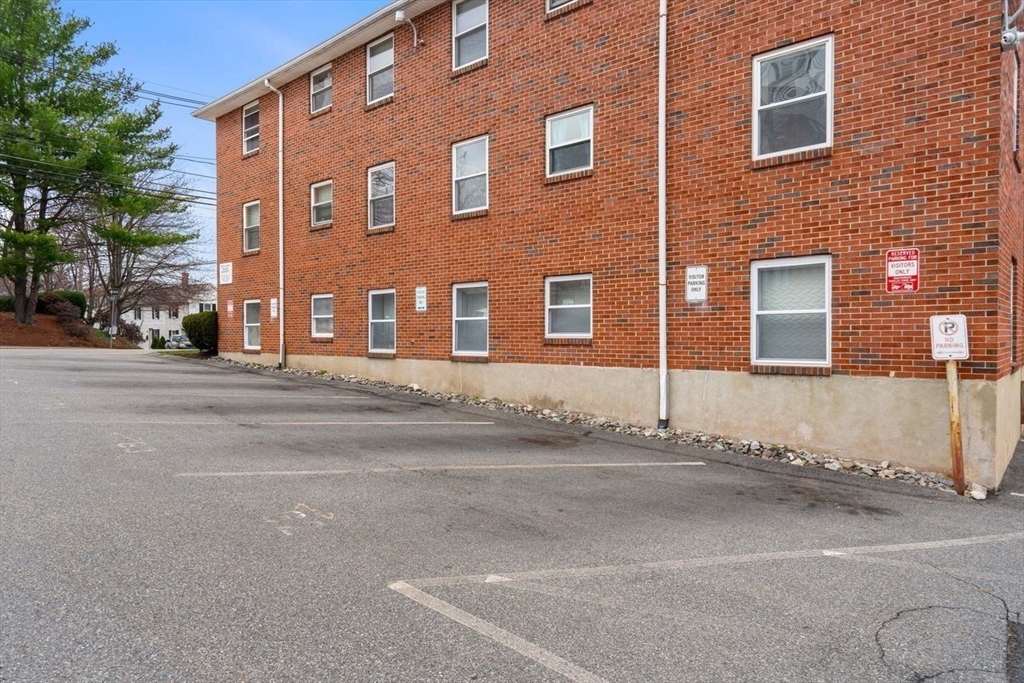 31 Montvale Ave 8
