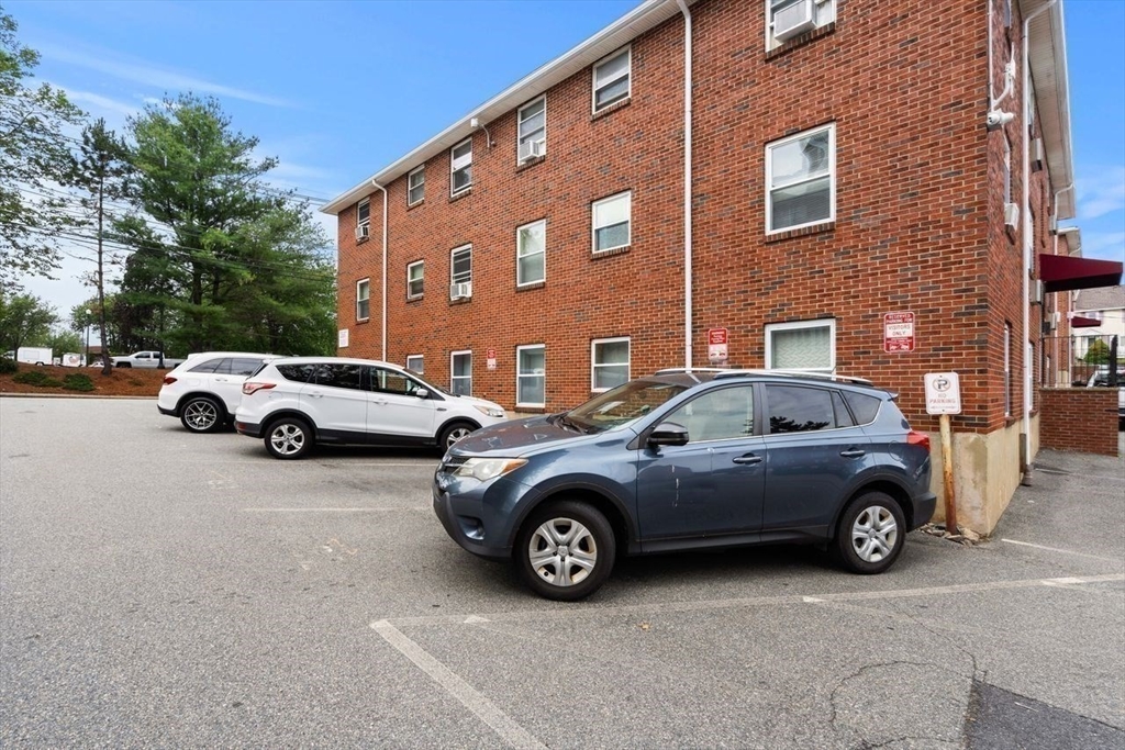 31 Montvale Ave 8