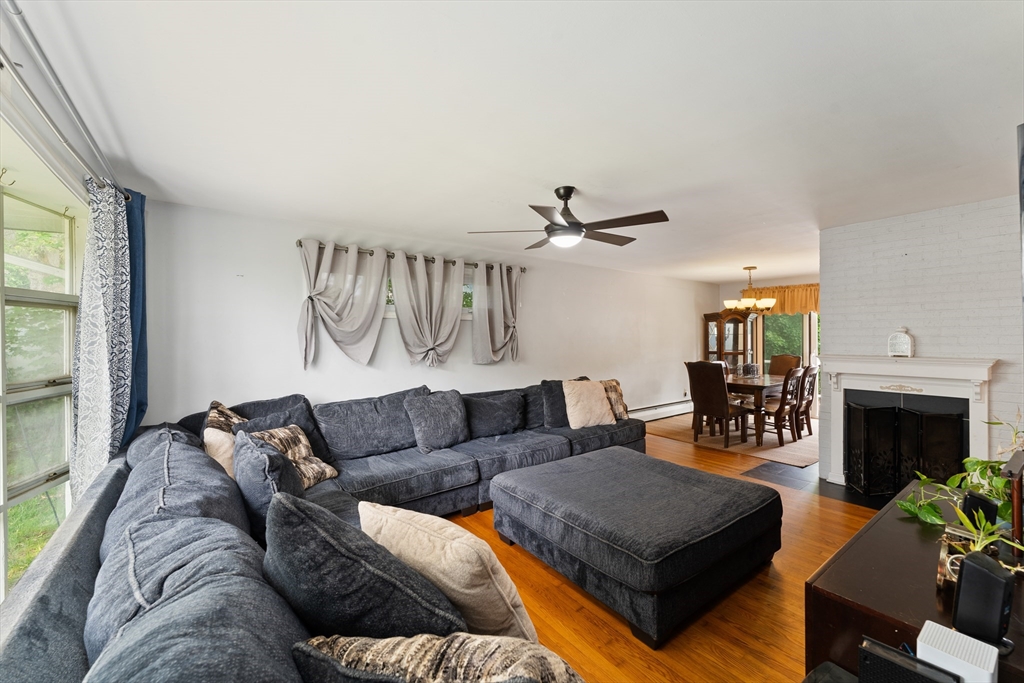 140 W Mountain St