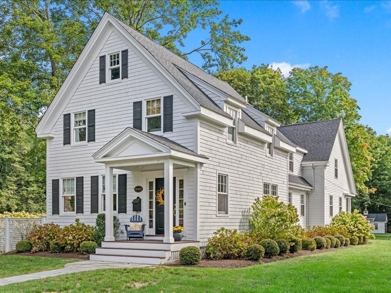 Photo of 1040 Main St, Hingham, MA