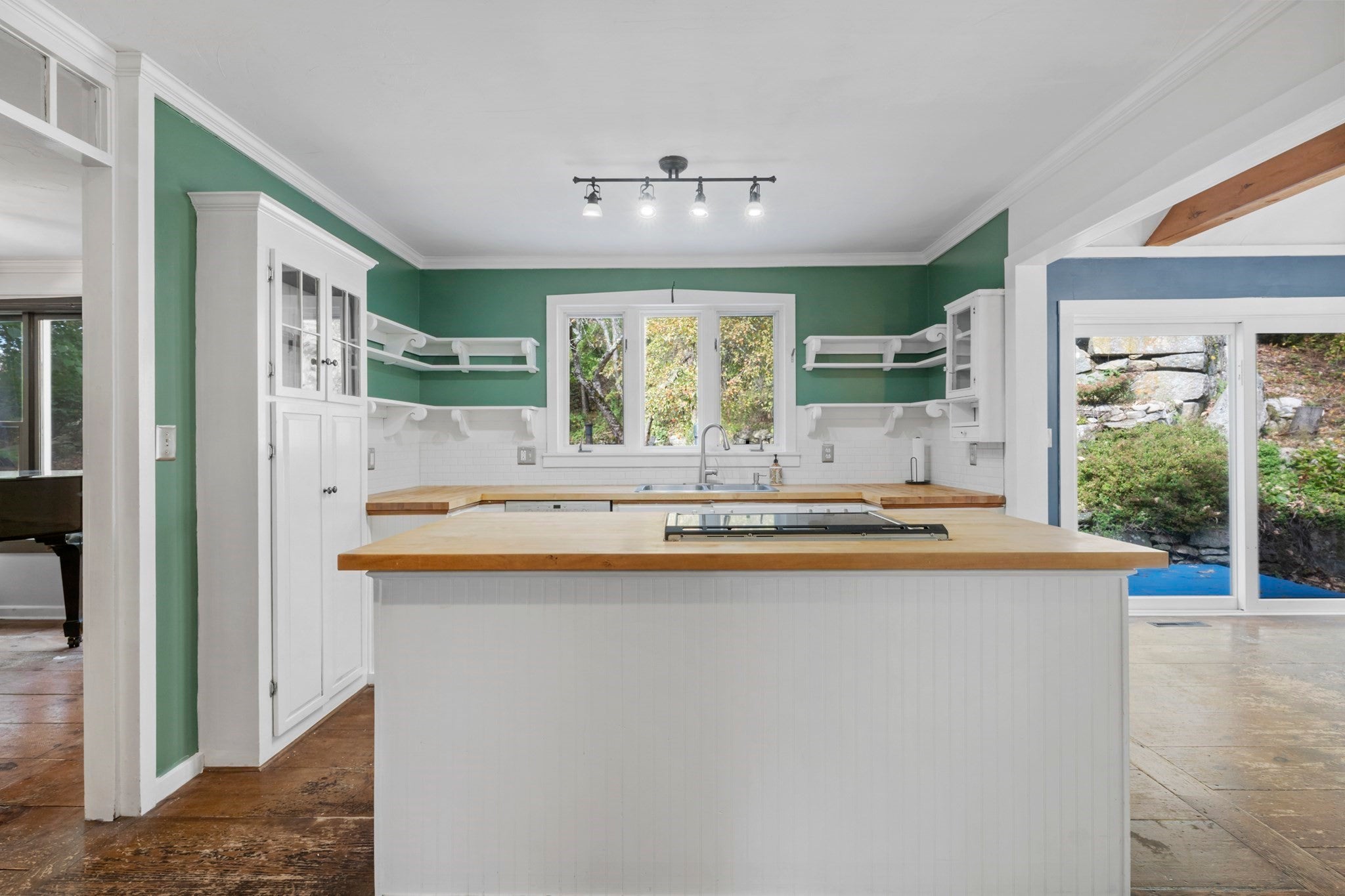 84 Elm St, Blackstone, MA, 84 Elm St, Blackstone, MA Photo #8