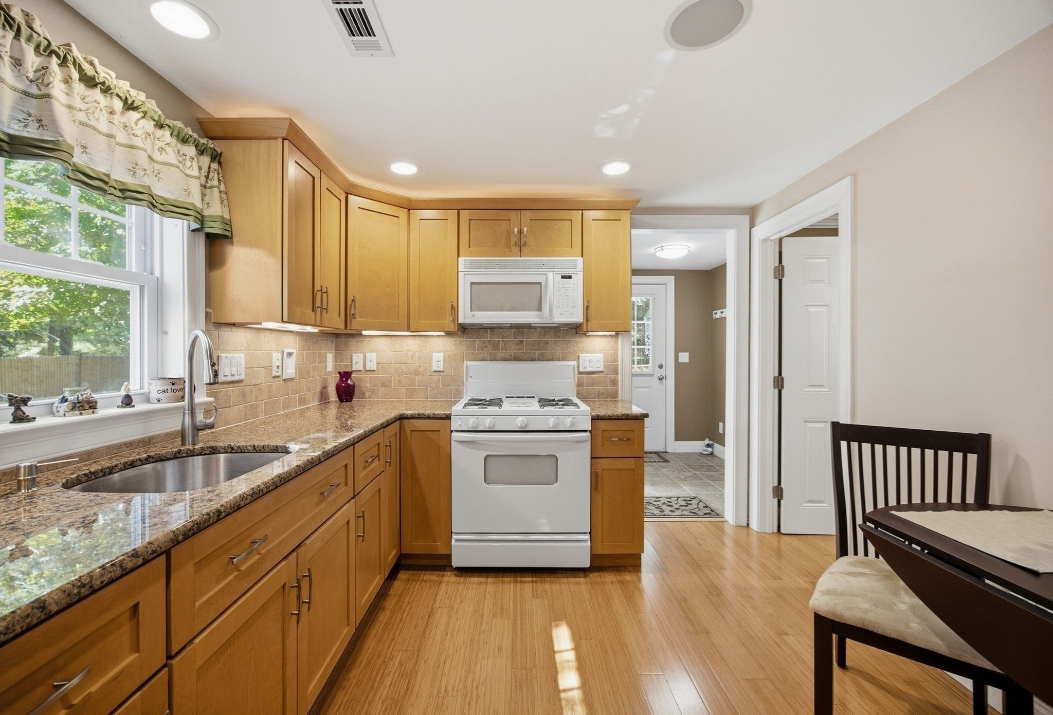16 Fourth Ave, Lakeville, MA Photo #12