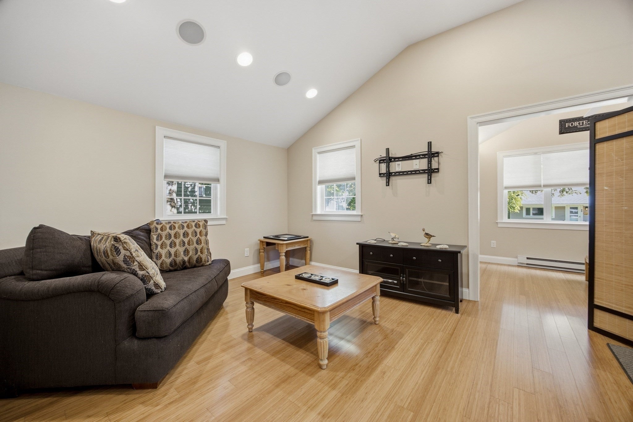 16 Fourth Ave, Lakeville, MA Photo #14