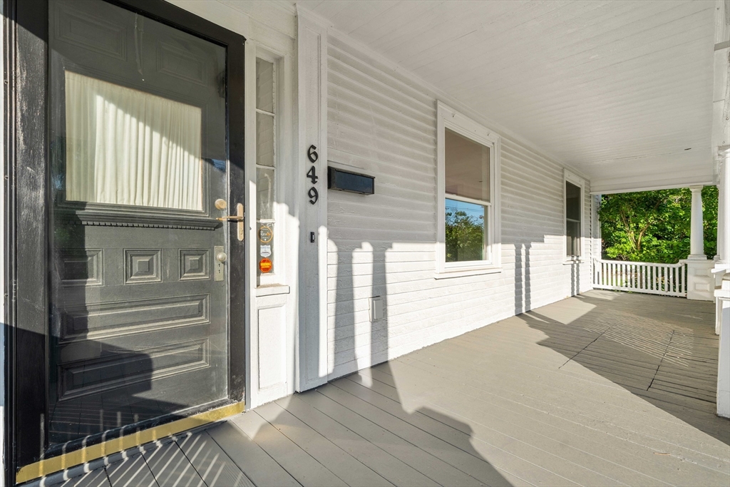 649 Main St