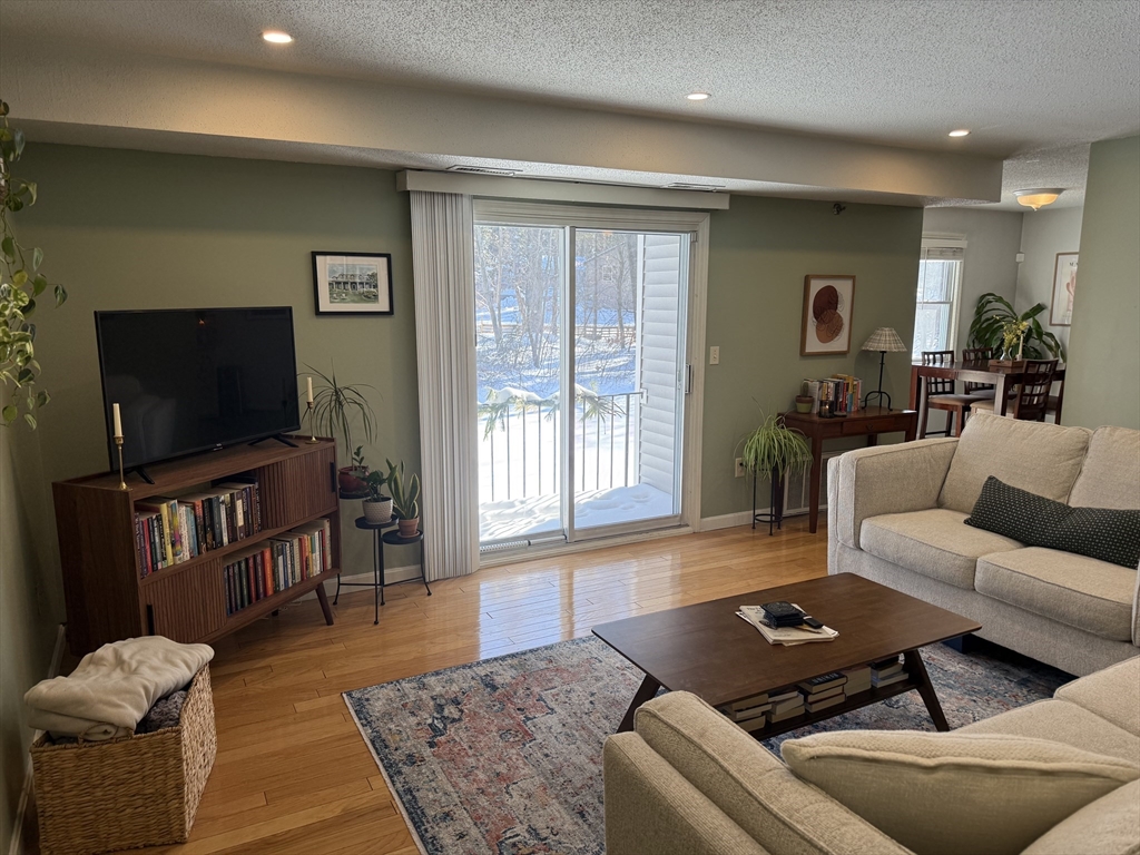 124 Tennis Plaza Rd 21