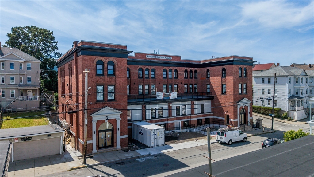 403 Division Street 14