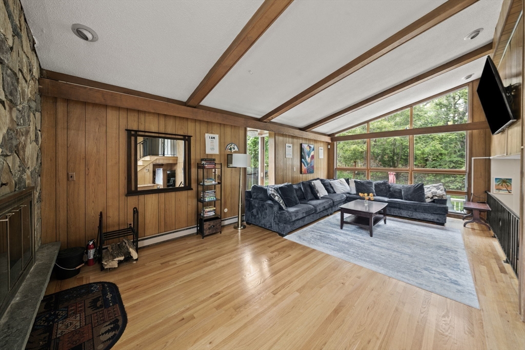 1 Hemlock Dr