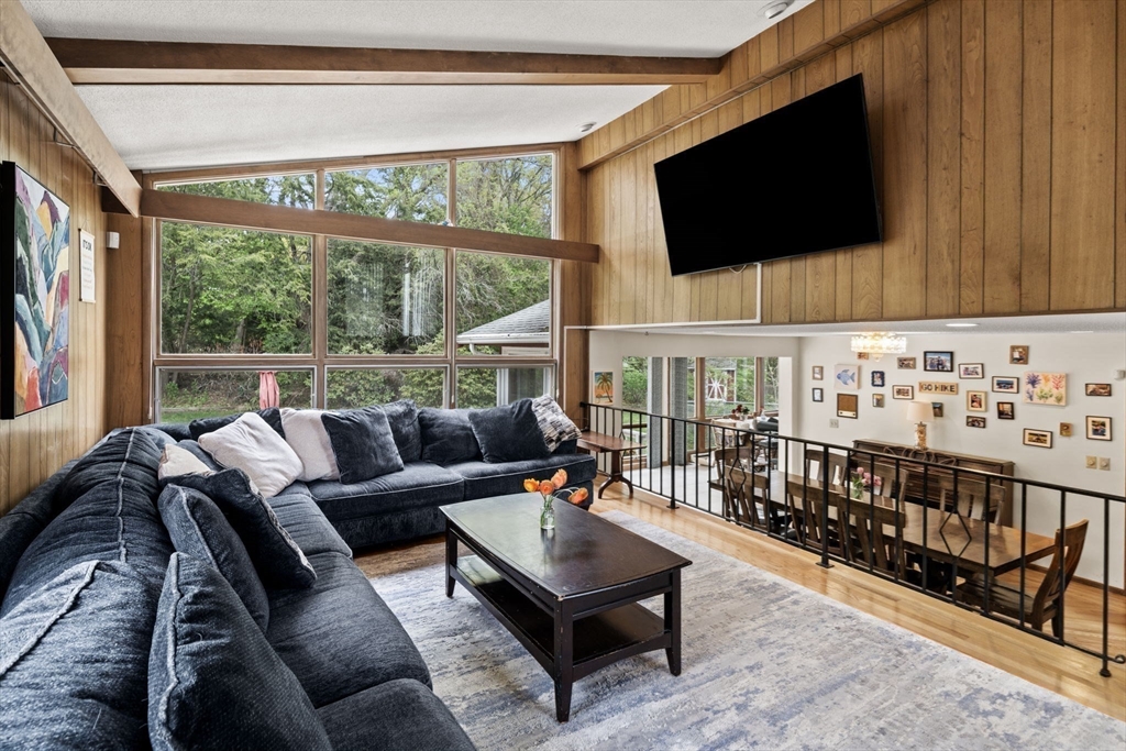 1 Hemlock Dr