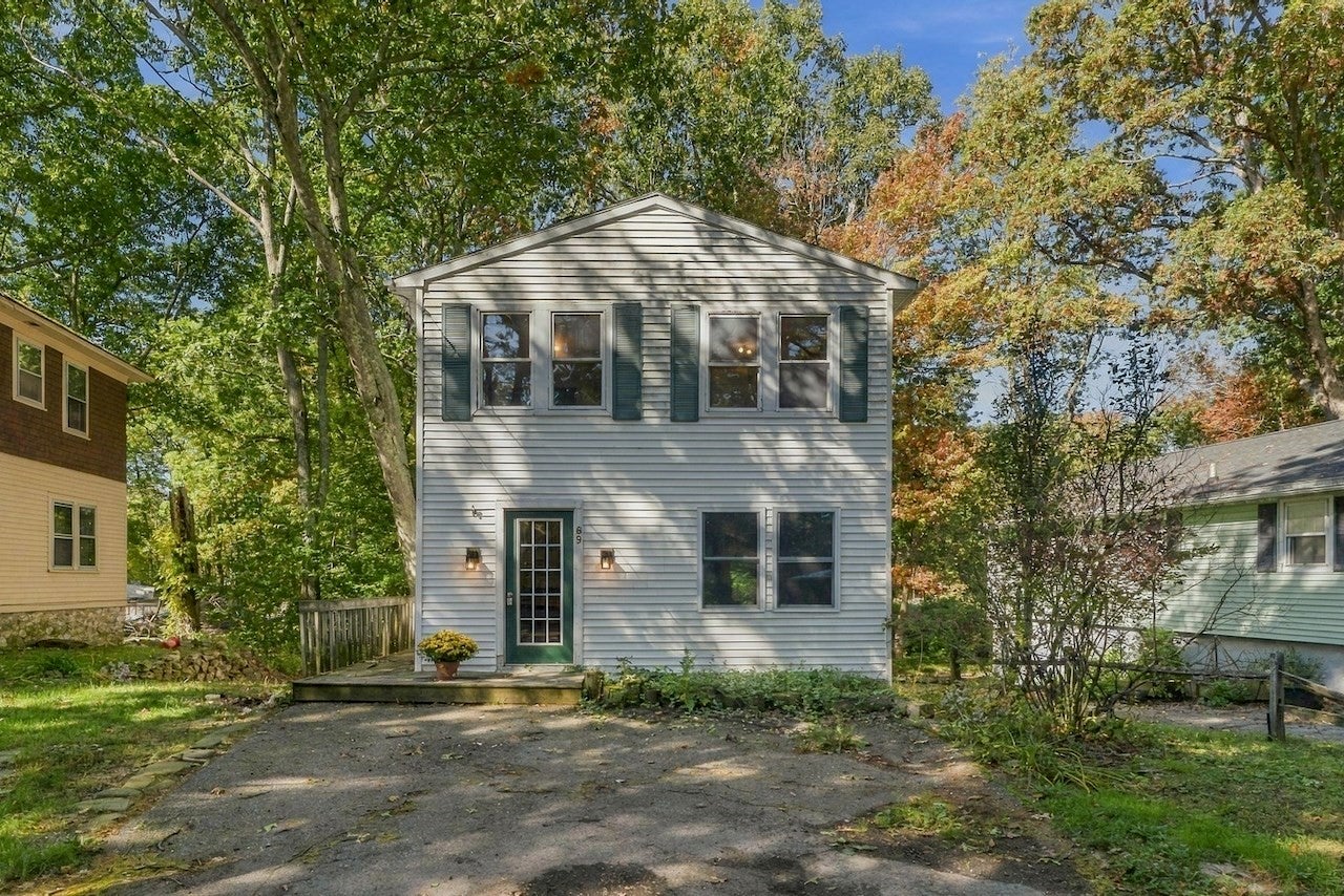 69 Lake Ave, Leicester, MA Photo #3