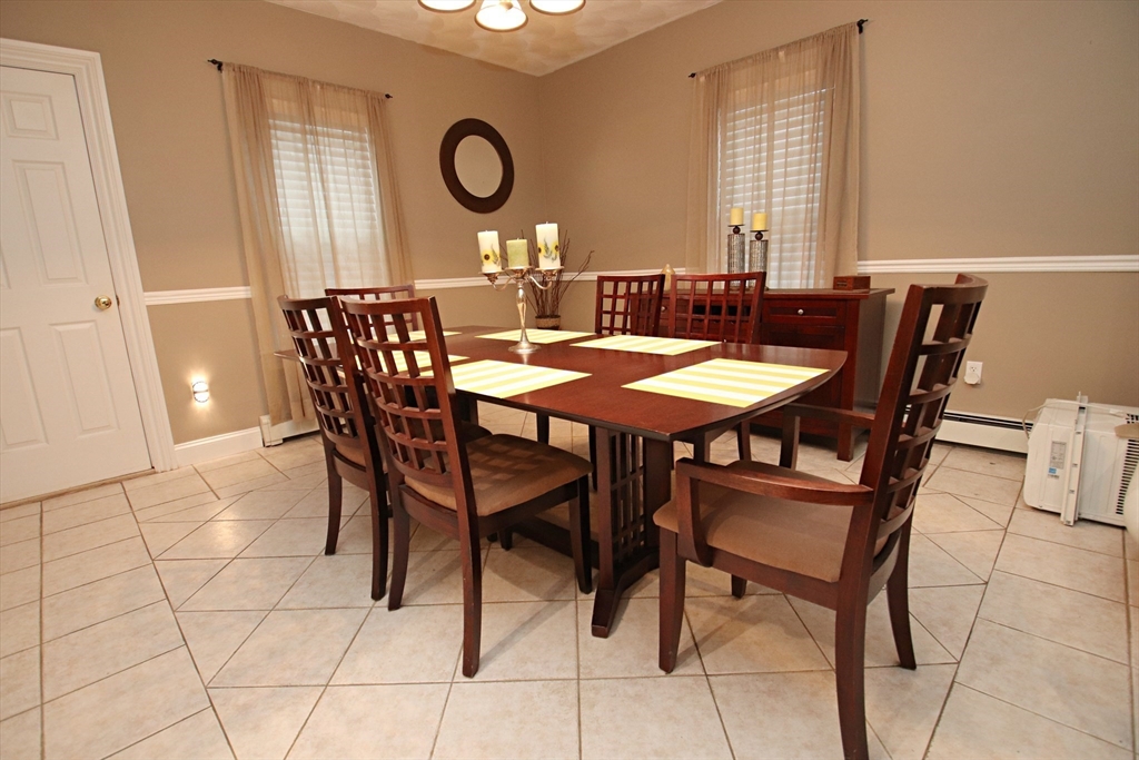 Saugus, Massachusetts 01906, United States, 3 Bedrooms Bedrooms, ,2 BathroomsBathrooms,Residential,Active,219862