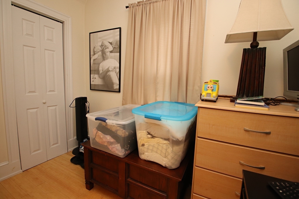 Saugus, Massachusetts 01906, United States, 3 Bedrooms Bedrooms, ,2 BathroomsBathrooms,Residential,Active,219862