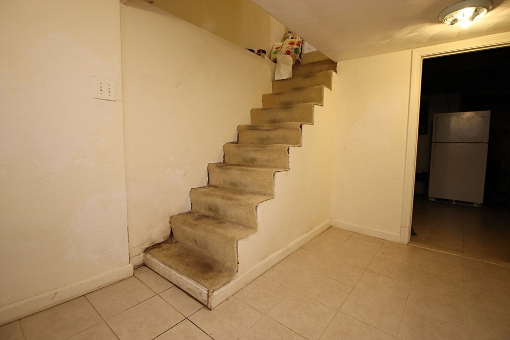 Saugus, Massachusetts 01906, United States, 3 Bedrooms Bedrooms, ,2 BathroomsBathrooms,Residential,Active,219862