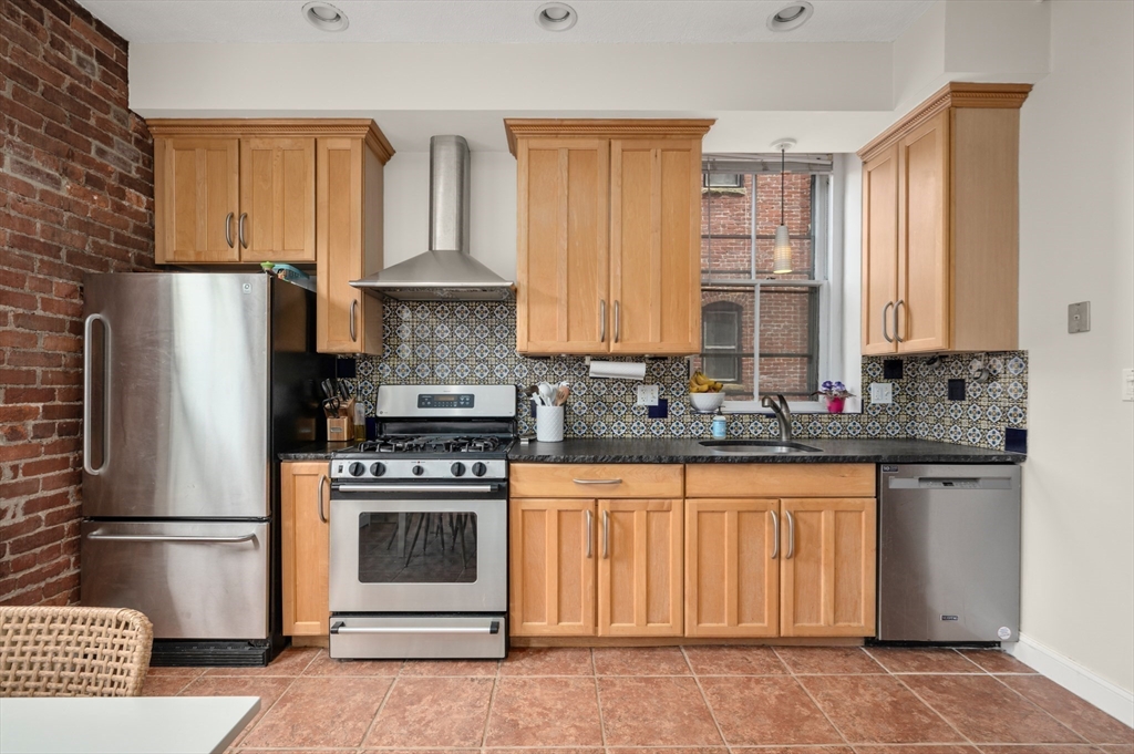 293-295 Commonwealth Ave 3C