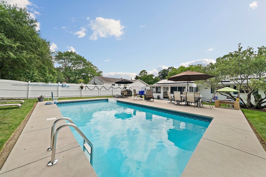 35 Arnold St, Holbrook, MA, 35 Arnold St, Holbrook, MA Photo #20