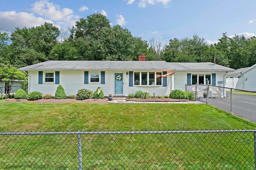 35 Arnold St, Holbrook, MA, 35 Arnold St, Holbrook, MA Photo #2