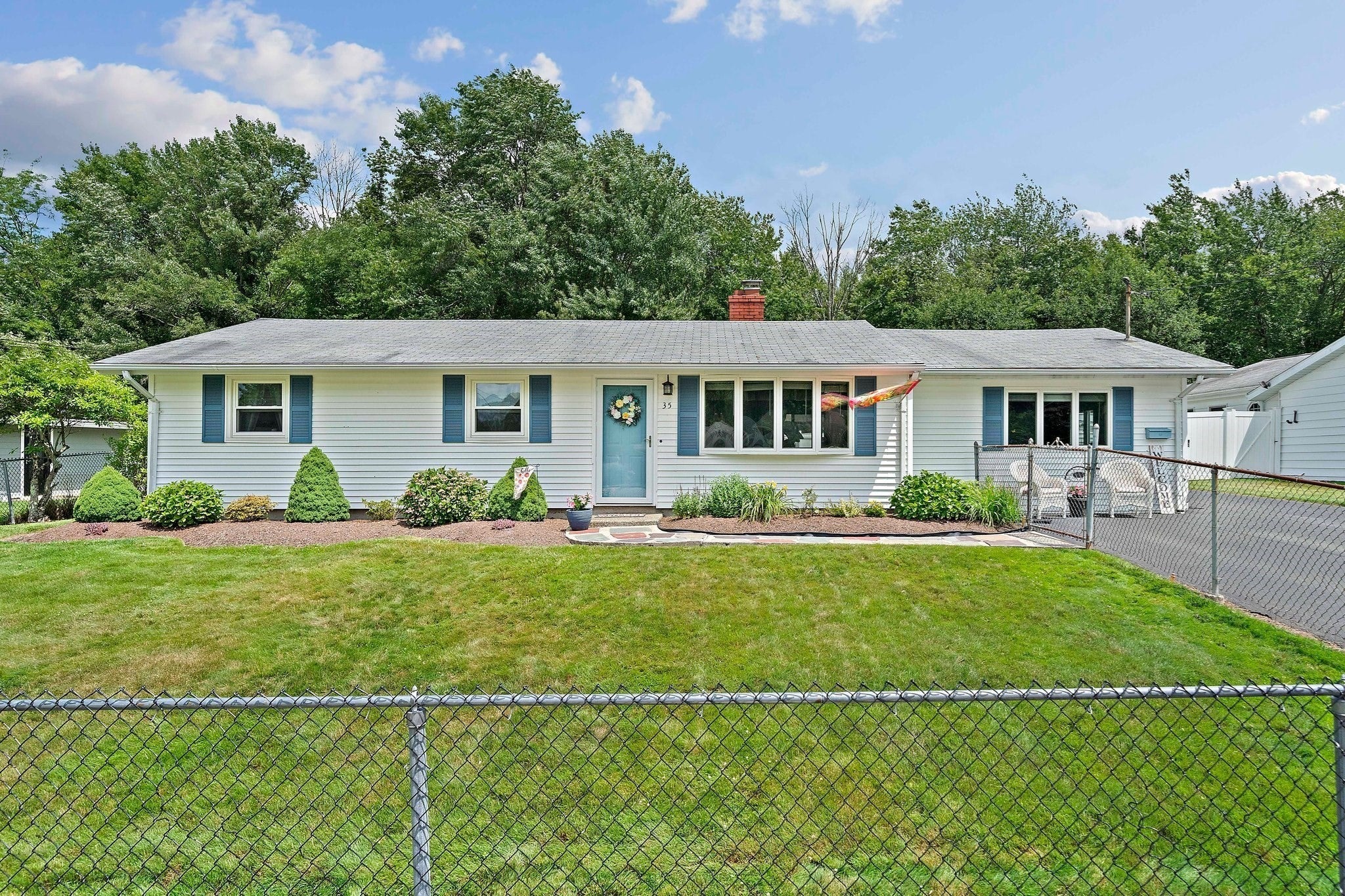 35 Arnold St