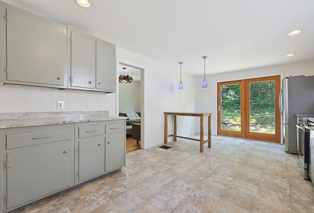 110 Essex St, Beverly, MA, 110 Essex St, Beverly, MA Photo #11