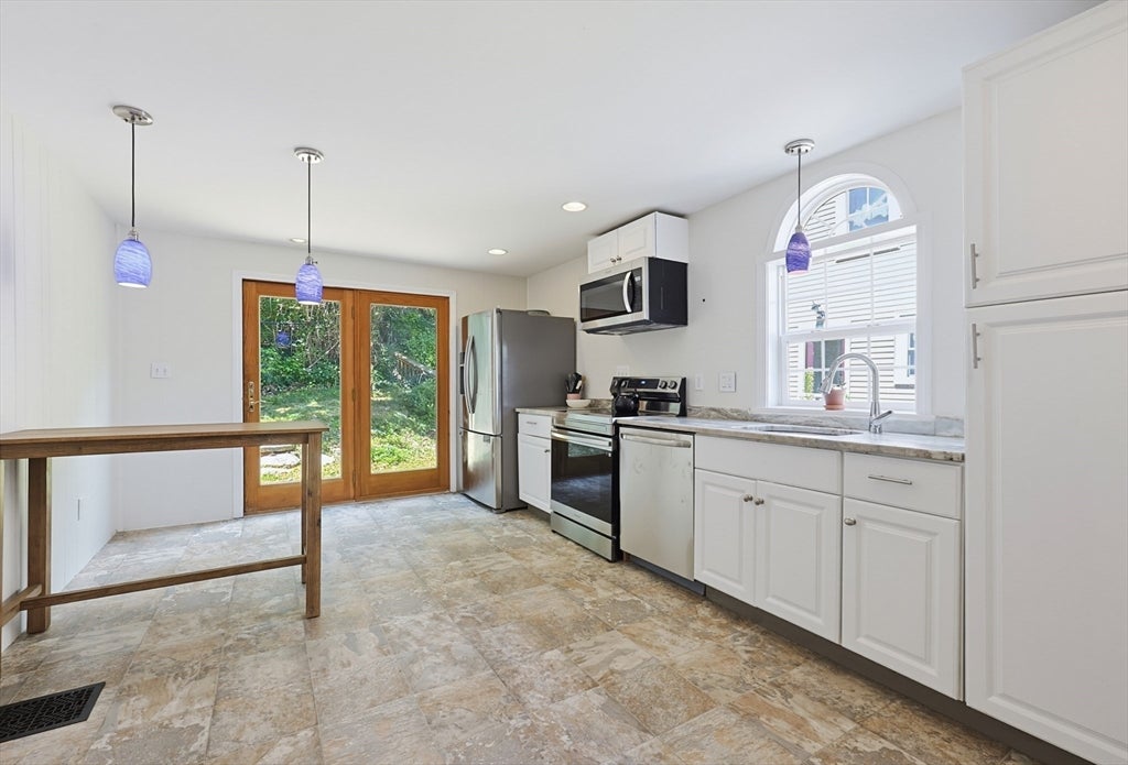 110 Essex St, Beverly, MA, 110 Essex St, Beverly, MA Photo #12